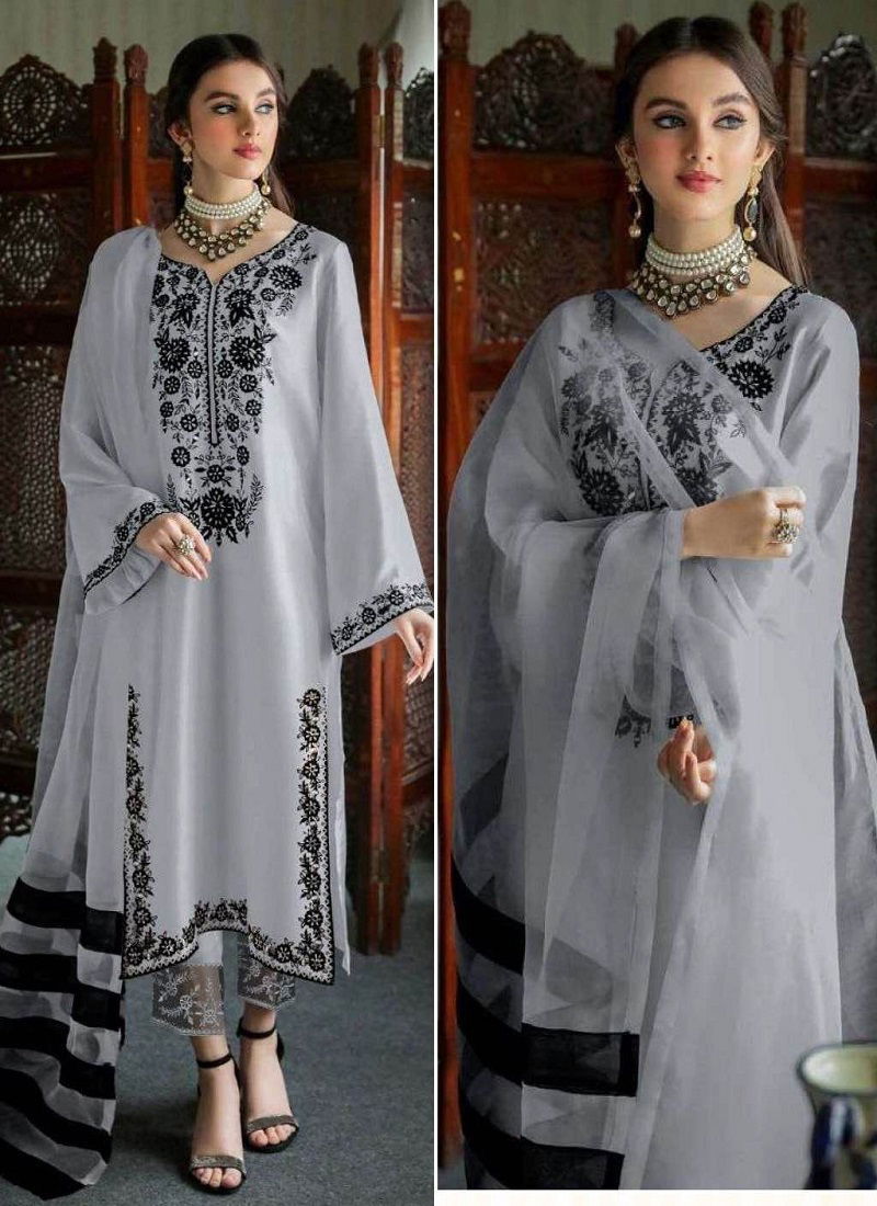 Zarqash Z 148 Hit Pakistani Suits Readymade Catalog
